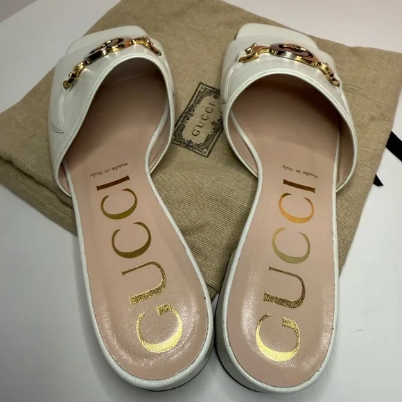 GUCCI Elegant White Slide Sandals - Picture 6 of 11